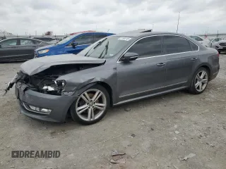 2012 Volkswagen Passat SEL Premium z VIN 1VWCM7A33CC011044, wystawiony jako Copart lot #51185115 z przebiegiem Nie podano mil oraz Szkoda całkowita • Salvage title. Historia ofert i sprzedaży dostępna na DreamBid. Obrazek 1.