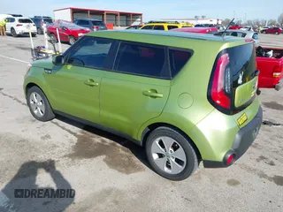 2015 Kia Soul with VIN KNDJN2A26F7765246, listed as a IAAI auction lot 41869048 with 111,657 mi miles. Bid and sale history available at carsss.com. Image 3.