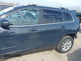 2018 Jeep Cherokee Latitude Plus z VIN 1C4PJMLB5JD569386, wystawiony jako IAAI lot #41757360 z przebiegiem 116 021 mil mil oraz . Historia ofert i sprzedaży dostępna na DreamBid. Obrazek 15.