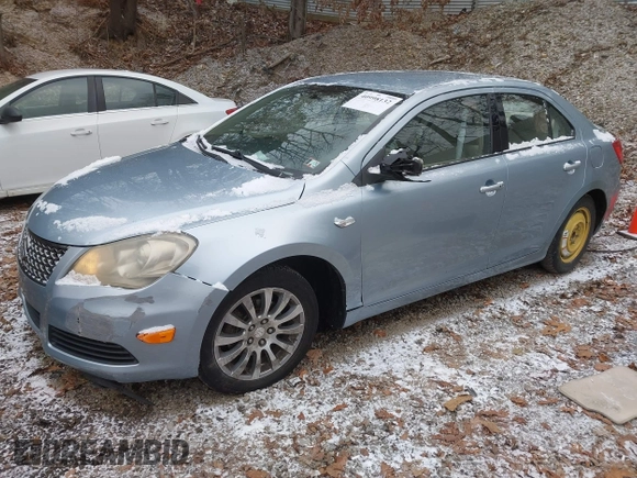 2010 Suzuki Kizashi SE with VIN JS2RE9A30A6101436, listed as a IAAI auction lot 40998132 with 140,786 mi miles and . Bid and sale history available at DreamBid. Image 2.