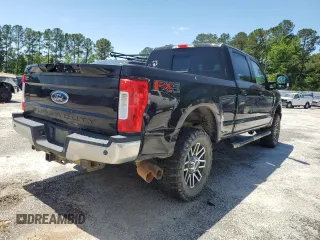 2018 Ford F-250 XL z VIN 1FT7W2BT8JEB87346, wystawiony jako Copart lot #53760595 z przebiegiem 258 575 mil mil oraz Czysty tytuł • Clean title. Historia ofert i sprzedaży dostępna na DreamBid. Obrazek 3.
