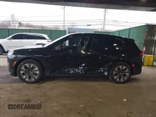 2025 BMW iX xDrive50 z VIN WB523CF08SCS59616, wystawiony jako IAAI lot #41666047 z przebiegiem 3 629 mil mil oraz . Historia ofert i sprzedaży dostępna na DreamBid. Obrazek 15.