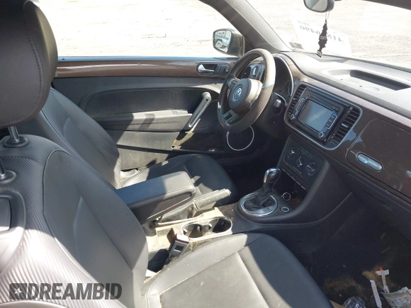 2013 Volkswagen Beetle 2.5L с VIN 3VWJP7AT1DM601306, выставлен на аукционе IAAI как лот 41846490 с пробегом 117 082 миль миль и . История ставок и продаж доступна на DreamBid. Изображение 5.