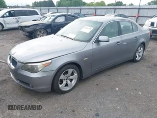 2005 BMW 5 Series 525i with VIN WBANA53535B857896, listed as a IAAI auction lot 42164290 with 207,711 mi miles. Bid and sale history available at carsss.com. Image 2.