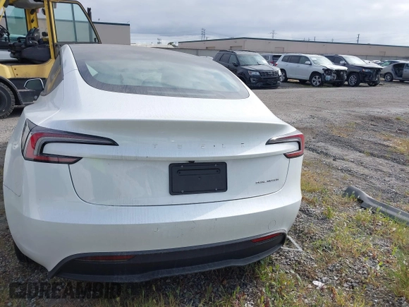 2024 Tesla Model 3 Long Range with VIN 5YJ3E1EB7RF854092, listed as a IAAI auction lot 41697646 with 7,371 mi miles and . Bid and sale history available at DreamBid. Image 16.