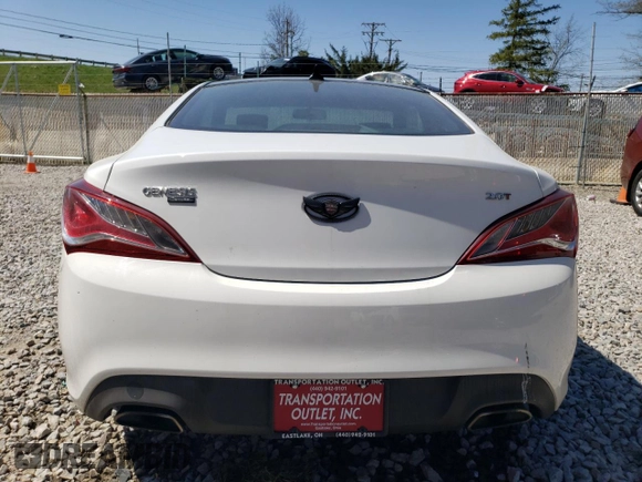 2013 Hyundai Genesis Coupe Premium z VIN KMHHT6KD5DU082282, wystawiony jako Copart lot #54749985 z przebiegiem 110 037 mil mil oraz Szkody całkowita. Historia ofert i sprzedaży dostępna na DreamBid. Obrazek 6.