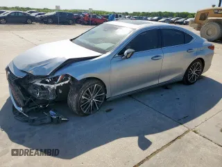 2022 Lexus ES 350 z VIN 58ADZ1B14NU126529, wystawiony jako Copart lot #52845625 z przebiegiem 59 445 mil mil oraz Szkody całkowita. Historia ofert i sprzedaży dostępna na DreamBid. Obrazek 1.