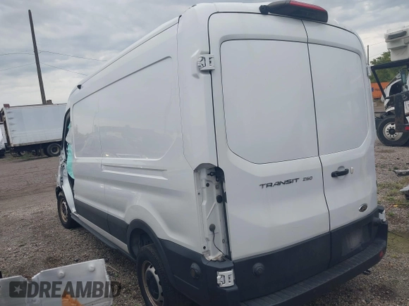 2020 Ford Transit Cargo z VIN 1FTBR1C82LKA61834, wystawiony jako IAAI lot #37802870 z przebiegiem Nie podano mil oraz . Historia ofert i sprzedaży dostępna na DreamBid. Obrazek 3.