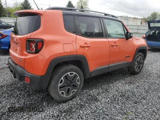 2015 Jeep Renegade Trailhawk with VIN ZACCJBCT0FPB74261, listed as a Copart auction lot 56067395 with 182,703 mi miles and Clean Title. Bid and sale history available at carsss.com. Image 3.