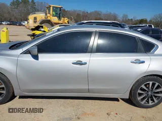 2017 Nissan Altima SV with VIN 1N4AL3AP4HC222307, listed as a IAAI auction lot 41589442 with 117,122 mi miles and . Bid and sale history available at carsss.com. Image 14.
