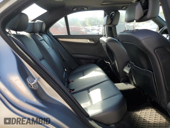 2013 Mercedes-Benz C 300 Sport с VIN WDDGF8AB8DR297960, выставлен на аукционе Copart как лот 61565455 с пробегом 72 818 миль миль и Списание • Salvage title. История ставок и продаж доступна на DreamBid. Изображение 10.