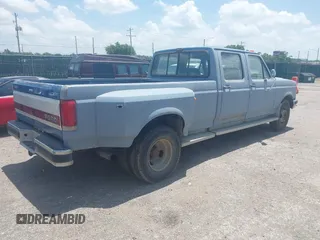 1991 Ford F-350 z VIN 2FTJW35M6MCA03659, wystawiony jako IAAI lot #42583030 z przebiegiem 31 526 mil mil oraz . Historia ofert i sprzedaży dostępna na DreamBid. Obrazek 4.