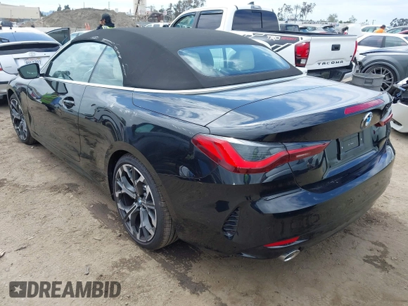 2025 BMW 4 Series 430i z VIN WBA33DB08SCU35159, wystawiony jako IAAI lot #42019631 z przebiegiem 895 mil mil oraz . Historia ofert i sprzedaży dostępna na DreamBid. Obrazek 3.