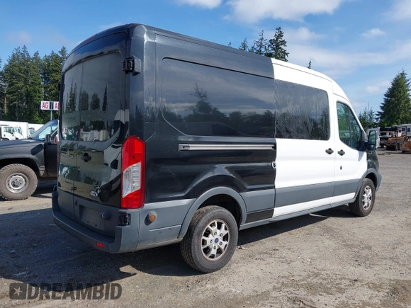 2015 Ford Transit Cargo z VIN 1FTYR2CMXFKB28360, wystawiony jako IAAI lot #42312402 z przebiegiem 126 228 mil mil oraz . Historia ofert i sprzedaży dostępna na DreamBid. Obrazek 4.