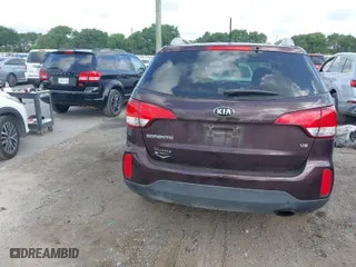 2015 Kia Sorento LX with VIN 5XYKTDA79FG635935, listed as a IAAI auction lot 42052420 with 170,386 mi miles. Bid and sale history available at carsss.com. Image 16.