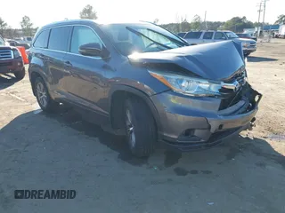 2015 Toyota Highlander XLE z VIN 5TDJKRFH4FS126416, wystawiony jako IAAI lot #41661111 z przebiegiem 99 650 mil mil oraz . Historia ofert i sprzedaży dostępna na DreamBid. Obrazek 1.