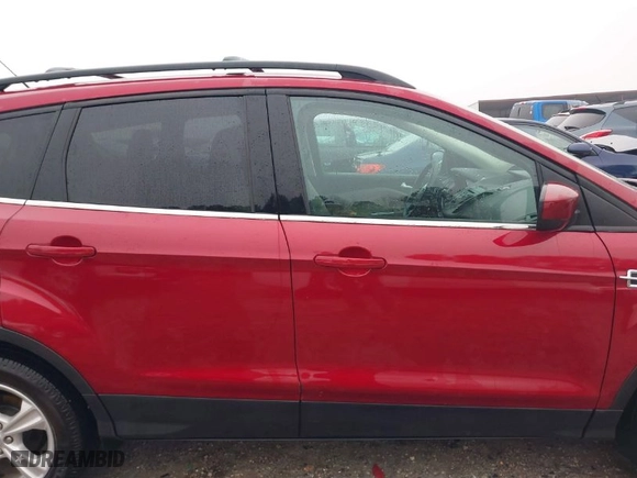 2013 Ford Escape SE with VIN 1FMCU0GX3DUA92476, listed as a IAAI auction lot 41801858 with 143,203 mi miles. Bid and sale history available at carsss.com. Image 13.