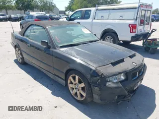 1994 BMW 3 Series 325iC with VIN WBABJ6325RJD34635, listed as a IAAI auction lot 42073446 with 201,750 mi miles. Bid and sale history available at carsss.com. Image 1.