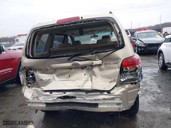 2004 Toyota Highlander with VIN JTEEP21A840005596, listed as a IAAI auction lot 41853783 with 300,533 mi miles. Bid and sale history available at carsss.com. Image 17.