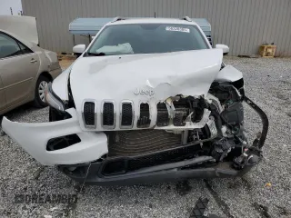 2018 Jeep Cherokee Latitude Plus z VIN 1C4PJLLX9JD588366, wystawiony jako Copart lot #56320305 z przebiegiem 125 585 mil mil oraz Szkoda całkowita • Salvage title. Historia ofert i sprzedaży dostępna na DreamBid. Obrazek 5.