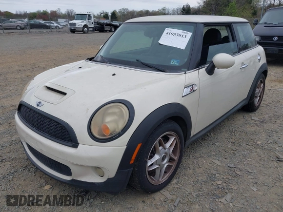 2007 MINI Hardtop S with VIN WMWMF73527TL89861, listed as a IAAI auction lot 41953013 with 111,222 mi miles and . Bid and sale history available at DreamBid. Image 2.
