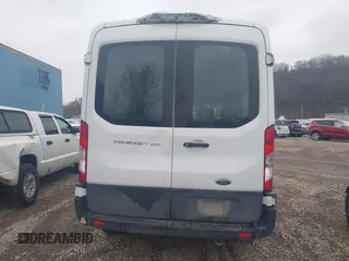 2019 Ford Transit z VIN 1FTYR1CM4KKA00667, wystawiony jako IAAI lot #41430228 z przebiegiem 252 757 mil mil oraz . Historia ofert i sprzedaży dostępna na DreamBid. Obrazek 16.