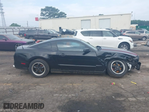 2014 Ford Mustang V6 z VIN 1ZVBP8AM0E5218029, wystawiony jako IAAI lot #42296906 z przebiegiem 170 454 mil mil oraz . Historia ofert i sprzedaży dostępna na DreamBid. Obrazek 13.