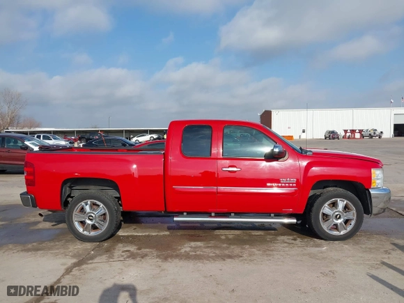 2013 Chevrolet Silverado 1500 LT with VIN 1GCRCSE05DZ286934, listed as a IAAI auction lot 41522331 with 152,077 mi miles. Bid and sale history available at carsss.com. Image 14.