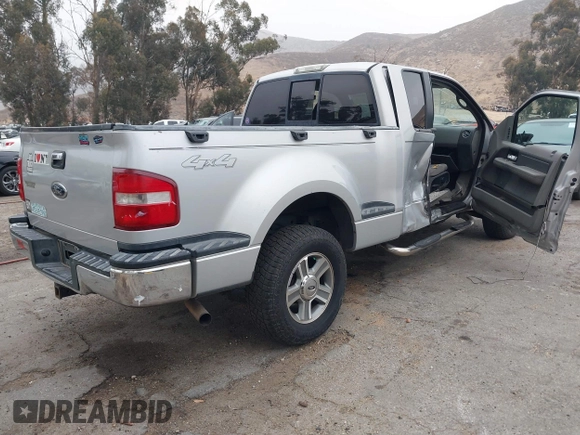 2005 Ford F-150 XLT z VIN 1FTPX04595KC18420, wystawiony jako IAAI lot #41493863 z przebiegiem 181 395 mil mil oraz . Historia ofert i sprzedaży dostępna na DreamBid. Obrazek 4.