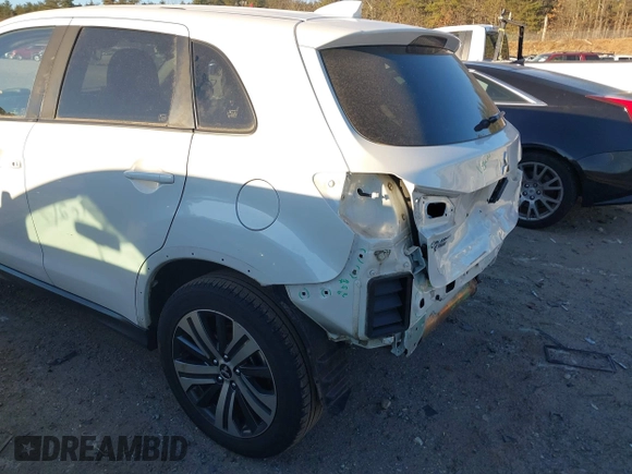 2020 Mitsubishi Outlander Sport ES 2.0 with VIN JA4AR3AU8LU029203, listed as a IAAI auction lot 41257400 with 95,121 mi miles. Bid and sale history available at carsss.com. Image 6.