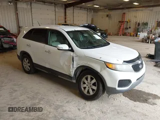 2011 Kia Sorento LX с VIN 5XYKTCA18BG009065, выставлен на аукционе IAAI как лот 42675965 с пробегом 215 262 миль миль и . История ставок и продаж доступна на DreamBid. Изображение 1.