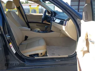 2008 BMW 3 Series 328xi with VIN WBAVC735X8KX92684, listed as a IAAI auction lot 42108049 with 275,323 mi miles. Bid and sale history available at carsss.com. Image 5.