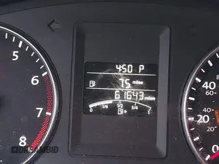 2013 Volkswagen Jetta SE z VIN 3VWDX7AJ3DM267839, wystawiony jako IAAI lot #41157583 z przebiegiem 61 643 mil mil oraz . Historia ofert i sprzedaży dostępna na DreamBid. Obrazek 16.