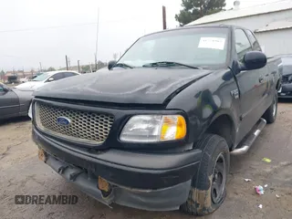 2001 Ford F-150 XL z VIN 1FTRX17L81NB78221, wystawiony jako IAAI lot #41571965 z przebiegiem 171 094 mil mil oraz . Historia ofert i sprzedaży dostępna na DreamBid. Obrazek 2.