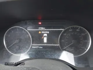 2023 Mitsubishi Outlander ES z VIN JA4J3TA87PZ027620, wystawiony jako IAAI lot #41900551 z przebiegiem 46 477 mil mil oraz . Historia ofert i sprzedaży dostępna na DreamBid. Obrazek 7.