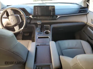 2022 Toyota Sienna XLE z VIN 5TDYRKEC1NS098418, wystawiony jako Copart lot #87546855 z przebiegiem 92 819 mil mil oraz Szkody całkowita. Historia ofert i sprzedaży dostępna na DreamBid. Obrazek 8.