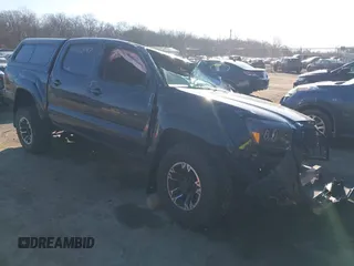 2011 Toyota Tacoma with VIN 3TMLU4EN4BM058738, listed as a IAAI auction lot 41646897 with 117,817 mi miles. Bid and sale history available at carsss.com. Image 1.
