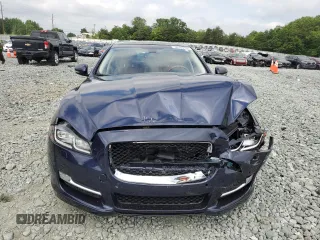 2017 Jaguar XJ R-Sport with VIN SAJWA1C70H8W05558, listed as a Copart auction lot 59759165 with 102,230 mi miles and Salvage title. Bid and sale history available at DreamBid. Image 5.