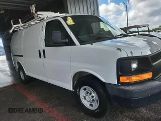 2012 Chevrolet Express Cargo z VIN 1GCWGFCA6C1181035, wystawiony jako IAAI lot #42639188 z przebiegiem 214 864 mil mil oraz . Historia ofert i sprzedaży dostępna na DreamBid. Obrazek 1.