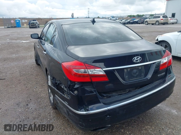 2013 Hyundai Genesis 3.8L z VIN KMHGC4DD9DU253791, wystawiony jako IAAI lot #42174577 z przebiegiem 162 259 mil mil oraz . Historia ofert i sprzedaży dostępna na DreamBid. Obrazek 3.