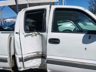 2001 Chevrolet Silverado 1500 LT with VIN 2GCEC19T811396197, listed as a IAAI auction lot 41831350 with 1 mi miles. Bid and sale history available at carsss.com. Image 11.