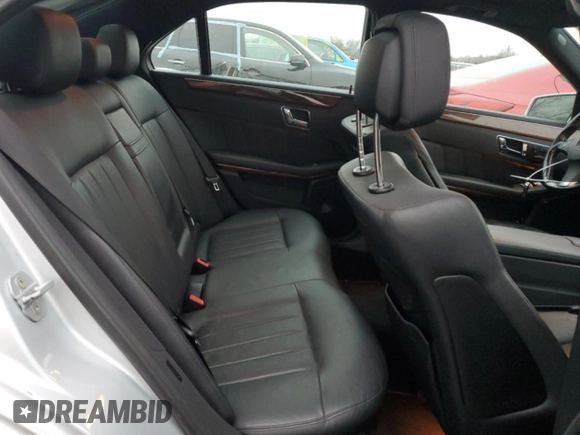 2010 Mercedes-Benz E 550 Luxury с VIN WDDHF7CBXAA045116, выставлен на аукционе Copart как лот 85845644 с пробегом 157 984 миль миль и Списание • Salvage title. История ставок и продаж доступна на DreamBid. Изображение 10.