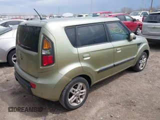 2010 Kia Soul + with VIN KNDJT2A27A7138523, listed as a IAAI auction lot 42033515 with 200,916 mi miles. Bid and sale history available at carsss.com. Image 4.