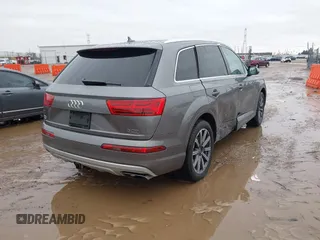 2017 Audi Q7 Premium Plus z VIN WA1LAAF78HD006485, wystawiony jako IAAI lot #41472079 z przebiegiem 175 699 mil mil oraz . Historia ofert i sprzedaży dostępna na DreamBid. Obrazek 4.