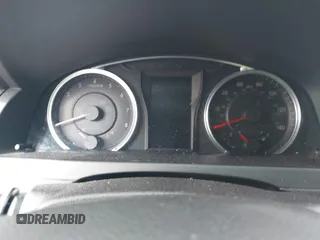 2015 Toyota Camry XLE z VIN 4T1BF1FK1FU028652, wystawiony jako IAAI lot #41639768 z przebiegiem Nie podano mil oraz . Historia ofert i sprzedaży dostępna na DreamBid. Obrazek 7.