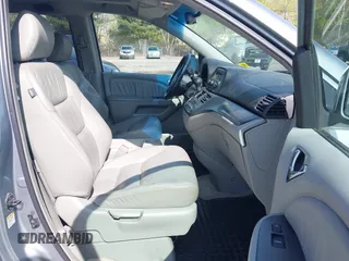 2006 Honda Odyssey EX-L with VIN 5FNRL38656B120539, listed as a IAAI auction lot 42190857 with 242,152 mi miles. Bid and sale history available at carsss.com. Image 5.
