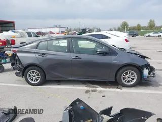 2018 Toyota Prius Two with VIN JTDKARFU7J3553216, listed as a IAAI auction lot 41979005 with 61,818 mi miles. Bid and sale history available at carsss.com. Image 14.