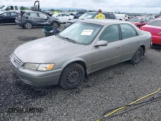 1998 Toyota Camry LE z VIN JT2BG22K6W0147522, wystawiony jako IAAI lot #42305222 z przebiegiem 224 539 mil mil oraz . Historia ofert i sprzedaży dostępna na DreamBid. Obrazek 2.