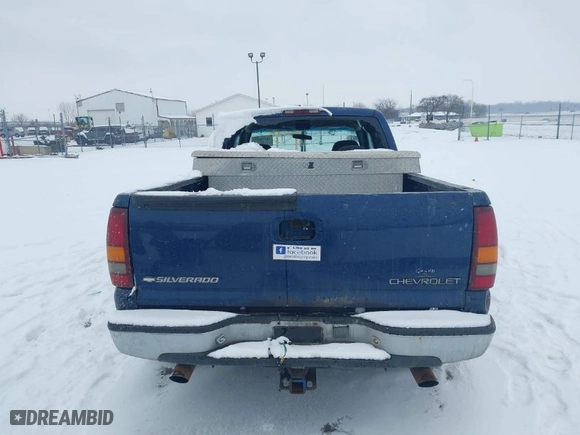 2001 Chevrolet Silverado 1500 LS with VIN 2GCEC19V111308544, listed as a IAAI auction lot 41568621 with 391,412 mi miles. Bid and sale history available at carsss.com. Image 16.