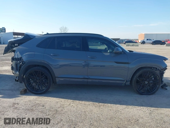 2024 Volkswagen Atlas SEL Premium R-Line z VIN 1V2FE2CA3RC245381, wystawiony jako IAAI lot #41610093 z przebiegiem 5 022 mil mil oraz . Historia ofert i sprzedaży dostępna na DreamBid. Obrazek 13.